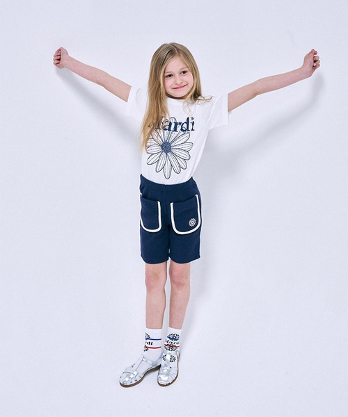 Mardi Mercredi（マルディメクルディ）の「KIDS TSHIRT FLOWERMARDI / キッズ Tシャツ フラワーマルディ（Tシャツ/カットソー・キッズ・レッド/ブラック×ピンク/ネイビー/アイボリー・100cm/110cm/120cm/130cm）」の2枚目の写真