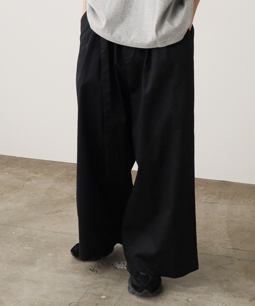 最安値 スーパーバギーパンツ W32/L30 ブラック円堂守着用 最安値H&M スーパーバギーパンツ W32/L30 ブラック堂守着用