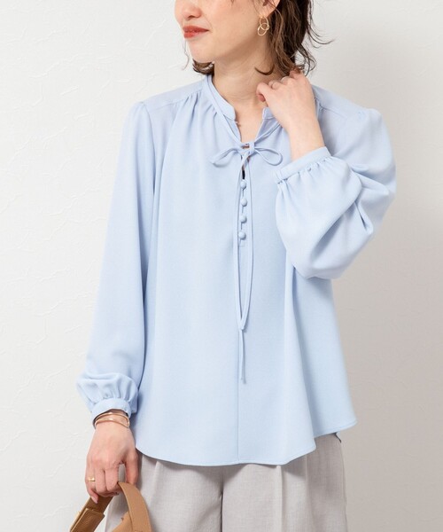 NOLLEY’S Sophi（ノーリーズソフィ）の「ジョーゼットリボンブラウス（シャツ/ブラウス・レディース・サックスブルー/ホワイト系その他2/オフホワイト・38/36）」の3枚目の写真