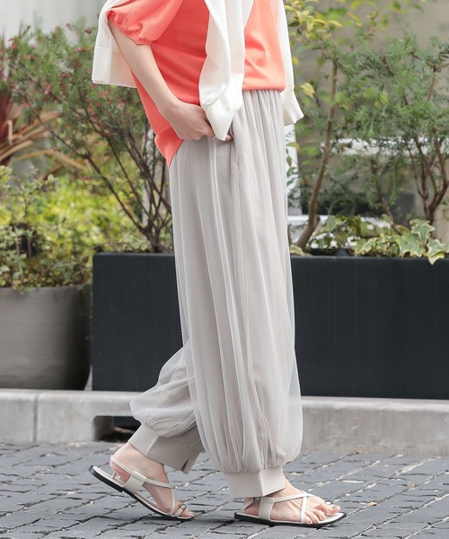 n'OrLABEL(ノアールレーベル)の「【接触冷感】コクーンチュールパンツ(その他パンツ・レディース・ブラック/グレイッシュベージュ・2/1)」の5枚目の写真