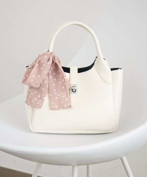 RETRO GIRL（レトロガール）の「スカーフ付きバッグ（ハンドバッグ・レディース・ブラック/レッド/オフホワイト・ONE SIZE）」の5枚目の写真