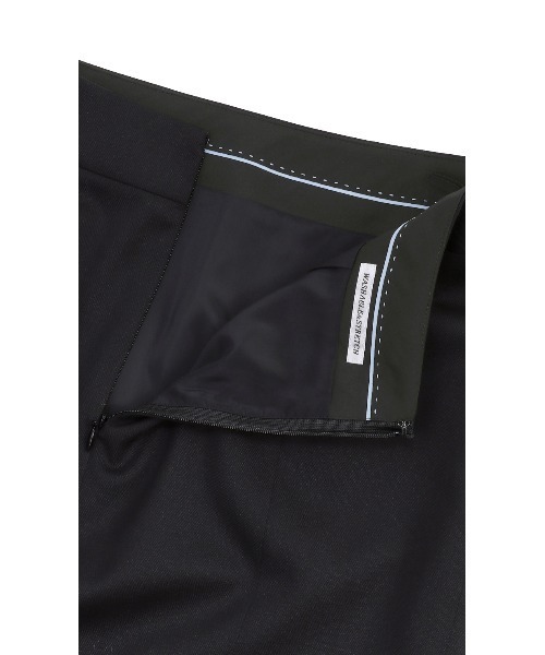 AOYAMA（アオヤマ）の「【動きやすく快適な着心地◎タイトスカート】自宅で洗える！ベーシックタイトスカート・黒/無地｜セットアップ対応可｜リクルートからお仕事ビジネスまで！|（スーツスカート・レディース・ブラック・17号/15号/13号/11号/9号/7号/5号）」の6枚目の写真