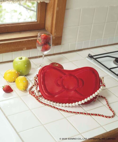 ハローキティ リボンチェーンバッグ（ショルダーバッグ）｜MAJESTIC