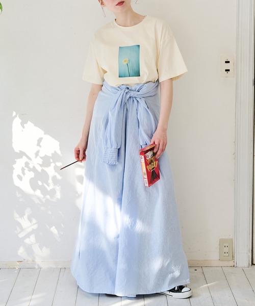 Crisp(クリスプ)の「フラワーフォトプリントTシャツ(Tシャツ/カットソー・レディース・オレンジ/アイボリー・FREE)」の6枚目の写真