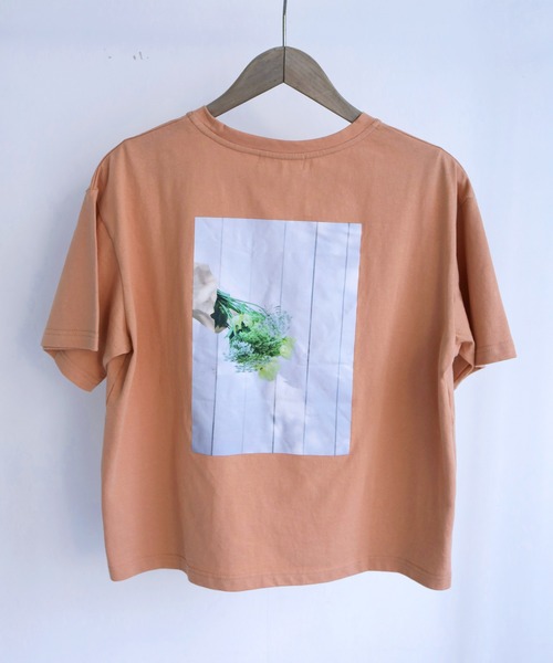 Crisp(クリスプ)の「フラワーフォトプリントTシャツ(Tシャツ/カットソー・レディース・オレンジ/アイボリー・FREE)」の22枚目の写真