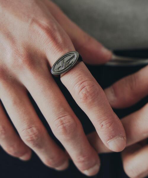 tk.TAKEO KIKUCHI（ティーケータケオキクチ）の「ボリュームロゴリング（リング・メンズ・シルバー/シルバー系その他・17）」の3枚目の写真