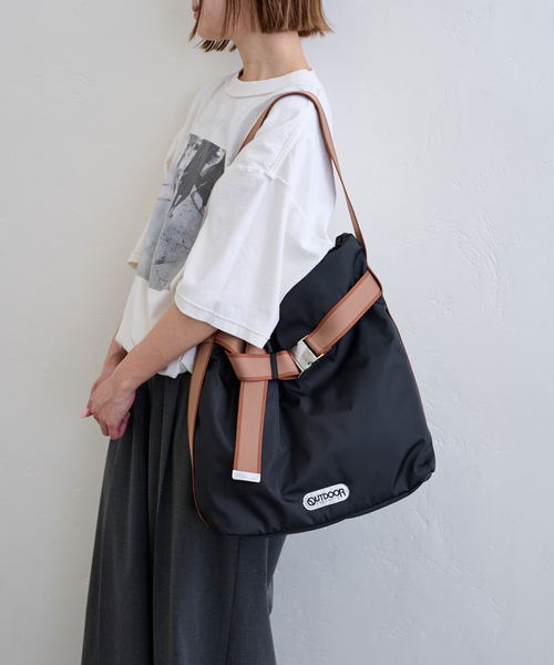 U by SPICK&SPAN(ユーバイスピックアンドスパン)の「≪追加≫【OUTDOOR/アウトドア】別注 Puilting 2way Tote13(トートバッグ・レディース・ブラック/ブラウン・FREE)」の6枚目の写真
