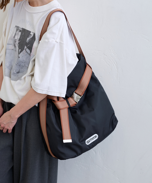 U by SPICK&SPAN(ユーバイスピックアンドスパン)の「≪追加≫【OUTDOOR/アウトドア】別注 Puilting 2way Tote13(トートバッグ・レディース・ブラック/ブラウン・FREE)」の7枚目の写真