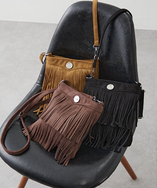 Another Branch olive des olive（アナザーブランチオリーブデオリーブ）の「【シーズンレスで使える】コーデのポイントになるフリンジショルダーバッグ（ショルダーバッグ・レディース・ブラック/ブラウン/キャメル・FREE）」の2枚目の写真