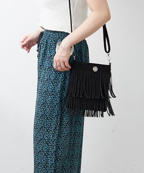 Another Branch olive des olive（アナザーブランチオリーブデオリーブ）の「【シーズンレスで使える】コーデのポイントになるフリンジショルダーバッグ（ショルダーバッグ・レディース・ブラック/ブラウン/キャメル・FREE）」の15枚目の写真