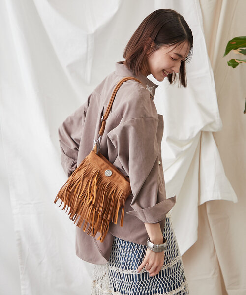 Another Branch olive des olive（アナザーブランチオリーブデオリーブ）の「【シーズンレスで使える】コーデのポイントになるフリンジショルダーバッグ（ショルダーバッグ・レディース・ブラック/ブラウン/キャメル・FREE）」の13枚目の写真