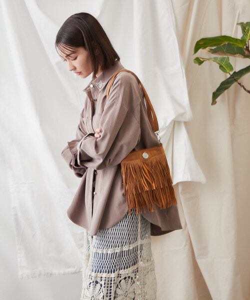 Another Branch olive des olive（アナザーブランチオリーブデオリーブ）の「【シーズンレスで使える】コーデのポイントになるフリンジショルダーバッグ（ショルダーバッグ・レディース・ブラック/ブラウン/キャメル・FREE）」の12枚目の写真