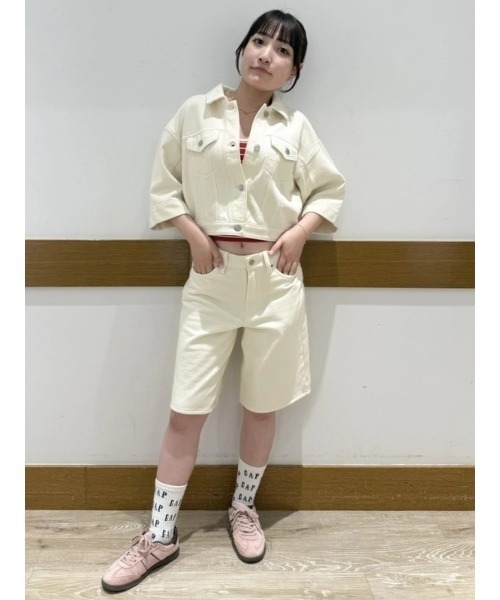 GAP（ギャップ）の「ヘビーウェイト フレンチテリー クロップド デニムジャケット（デニムジャケット・レディース・ブラック/ホワイト系その他・L/M/S/XS/XXS/XL）」の17枚目の写真