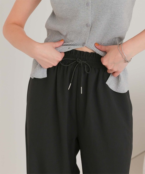 titivate(ティティベイト)の「撥水ストレートイージーパンツ(その他パンツ・レディース・ブルー/ブラック/ライトベージュ/アイボリー/グレー・SP/L/M/S)」の13枚目の写真
