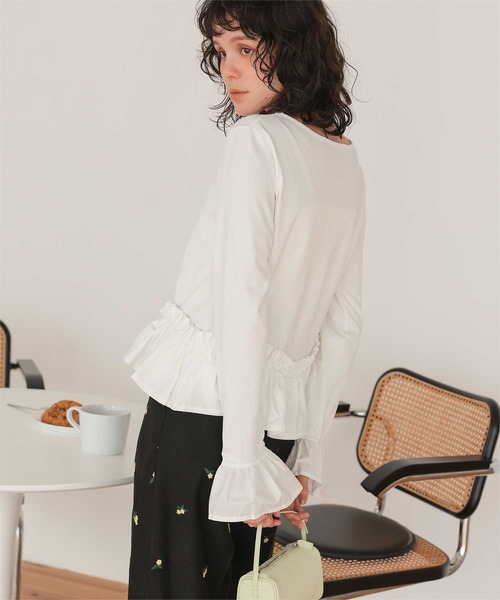 titivate(ティティベイト)の「裾フリルデザインロングスリーブTシャツ(Tシャツ/カットソー・レディース・ブラック/ホワイト系その他/オフホワイト・L/M/S)」の9枚目の写真