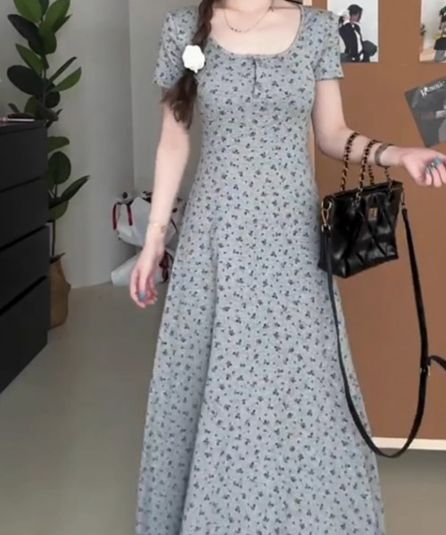 NANAHACHI（ナナハチ）の「ヘンリーネック 小花柄 ロングワンピース（ワンピース・レディース・ブラック/グレー/ネイビー・FREE）」の4枚目の写真