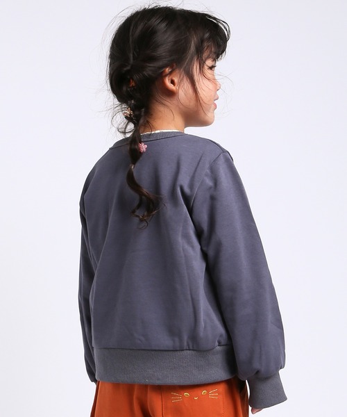 la poche biscuit（ラポシェビスキュイ）の「ハートねこトレーナー（スウェット・キッズ・ラベンダー/チャコールグレー・140/130/120/110/100/90/80）」の4枚目の写真