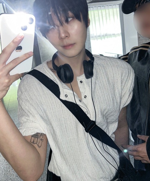 COSYHARU（コシハル）の「ベロアリブヘンリーネック半袖Tシャツ（Tシャツ/カットソー・メンズ・グレー/アイボリー/ブラック・FREE）」の20枚目の写真