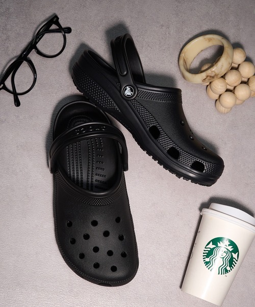 crocs(クロックス)の「【CROCS】Classic Clog(サンダル・レディース・ベージュ/ホワイト/ブラック・22cm/23cm/24cm/25)」の3枚目の写真