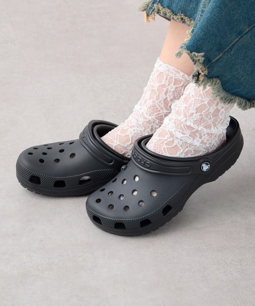 crocs(クロックス)の「【CROCS】Classic Clog(サンダル・レディース・ベージュ/ホワイト/ブラック・22cm/23cm/24cm/25)」の15枚目の写真