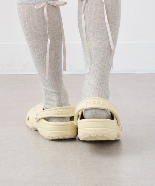 crocs(クロックス)の「【CROCS】Classic Clog(サンダル・レディース・ベージュ/ホワイト/ブラック・22cm/23cm/24cm/25)」の22枚目の写真