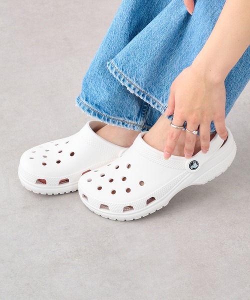 crocs(クロックス)の「【CROCS】Classic Clog(サンダル・レディース・ベージュ/ホワイト/ブラック・22cm/23cm/24cm/25)」の7枚目の写真