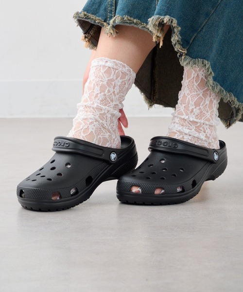 crocs(クロックス)の「【CROCS】Classic Clog(サンダル・レディース・ベージュ/ホワイト/ブラック・22cm/23cm/24cm/25)」の14枚目の写真