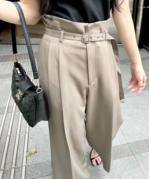 INGNI（イング）の「【WEB限定】共ベルト付ワイドパンツ（スラックス・レディース・チャコールグレー/ブラック/ベージュ・S/M）」の6枚目の写真