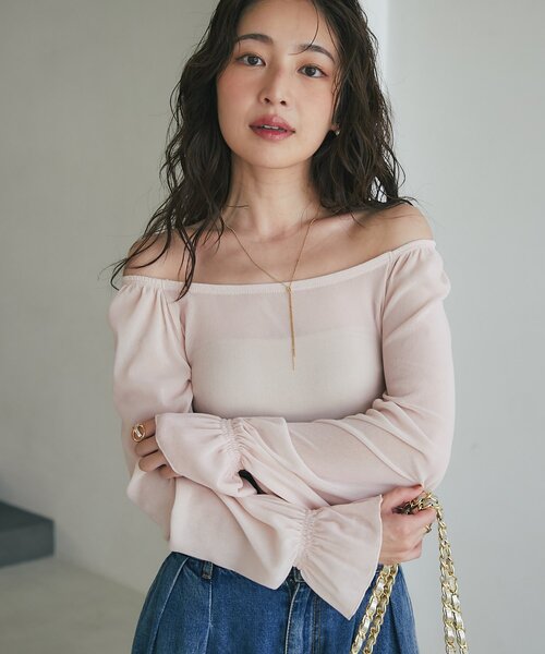 La boutique BonBon（ラブティックボンボン）の「【KAZUMI監修カラーあり】フロッキーチュールスクエアネックカットソー（Tシャツ/カットソー・レディース・オフホワイト/ピンク/ブラック・FREE）」の2枚目の写真