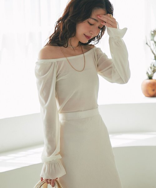 tシャツ 「KAZUMI監修カラーあり」フロッキーチュールスクエアネックカットソー レディース La boutique BonBon（ラブティックボンボン）の「【KAZUMI監修