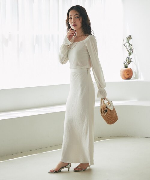 La boutique BonBon（ラブティックボンボン）の「【KAZUMI監修カラーあり】フロッキーチュールスクエアネックカットソー（Tシャツ/カットソー・レディース・オフホワイト/ピンク/ブラック・FREE）」の4枚目の写真