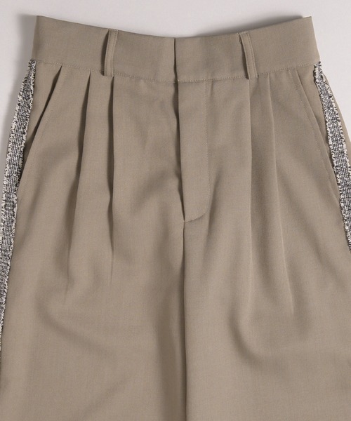 MUHET(ミュエータ)の「【set up可能】side glitter line slacks / サイドグリッターラインスラックスパンツ(スラックス・レディース・ベージュ/ブラック・MEDIUM/LARGE/SMALL)」の13枚目の写真