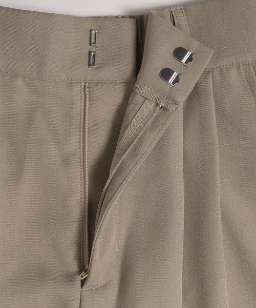 MUHET(ミュエータ)の「【set up可能】side glitter line slacks / サイドグリッターラインスラックスパンツ(スラックス・レディース・ベージュ/ブラック・MEDIUM/LARGE/SMALL)」の22枚目の写真