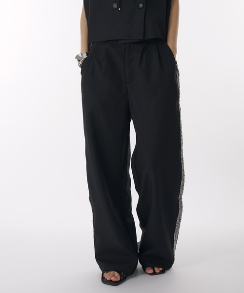 MUHET(ミュエータ)の「【set up可能】side glitter line slacks / サイドグリッターラインスラックスパンツ(スラックス・レディース・ベージュ/ブラック・MEDIUM/LARGE/SMALL)」の8枚目の写真