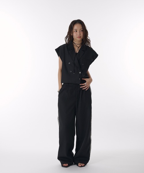 MUHET(ミュエータ)の「【set up可能】side glitter line slacks / サイドグリッターラインスラックスパンツ(スラックス・レディース・ベージュ/ブラック・MEDIUM/LARGE/SMALL)」の10枚目の写真