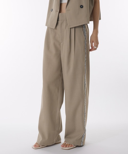 MUHET(ミュエータ)の「【set up可能】side glitter line slacks / サイドグリッターラインスラックスパンツ(スラックス・レディース・ベージュ/ブラック・MEDIUM/LARGE/SMALL)」の16枚目の写真
