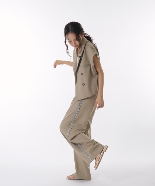 MUHET(ミュエータ)の「【set up可能】side glitter line slacks / サイドグリッターラインスラックスパンツ(スラックス・レディース・ベージュ/ブラック・MEDIUM/LARGE/SMALL)」の19枚目の写真