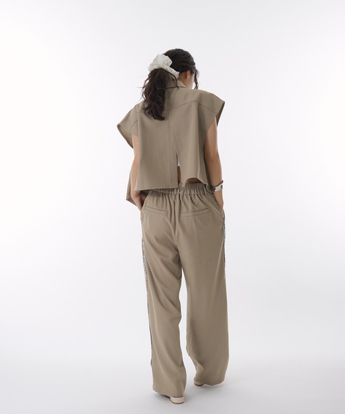 MUHET(ミュエータ)の「【set up可能】side glitter line slacks / サイドグリッターラインスラックスパンツ(スラックス・レディース・ベージュ/ブラック・MEDIUM/LARGE/SMALL)」の20枚目の写真