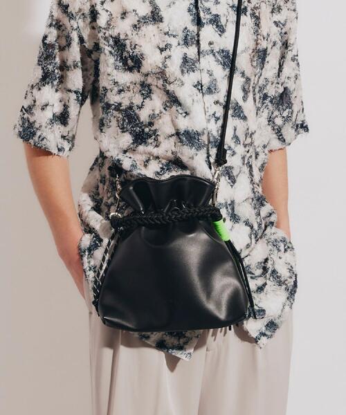 tk.TAKEO KIKUCHI（ティーケータケオキクチ）の「ADAMPATEK 別注 アソート巾着ショルダーバッグ（ショルダーバッグ・メンズ・ブラック系/ブラック/ブラック系5/ダークブラウン系5・00）」の5枚目の写真