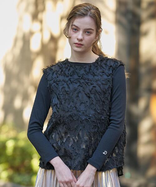 DRESSTERIOR（ドレステリア）の「【セットアップ可/トレンド】カットジャカードフレンチスリーブブラウス（シャツ/ブラウス・レディース・ブラック/アイボリー・34/36/38）」の3枚目の写真