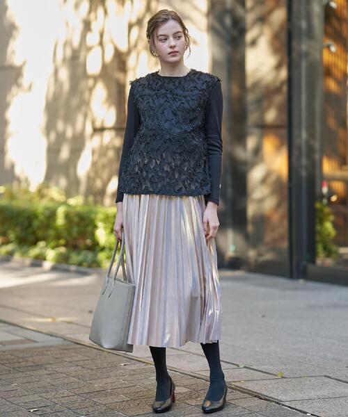 DRESSTERIOR（ドレステリア）の「【セットアップ可/トレンド】カットジャカードフレンチスリーブブラウス（シャツ/ブラウス・レディース・ブラック/アイボリー・34/36/38）」の5枚目の写真