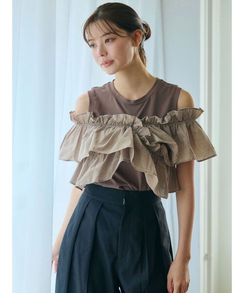 TONAL（トーナル）の「マルチWAYフリルトップス（Tシャツ/カットソー・レディース・ブラック/グレー/ブラウン・MEDIUM）」の11枚目の写真