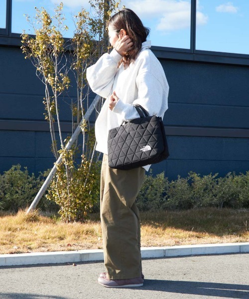 THE NORTH FACE(ザノースフェイス)の「ザ ノース フェイス THE NORTH FACE Geoface Box Tote_ジオフェイスボックストート(トートバッグ・メンズ・その他・ONE SIZE)」の18枚目の写真