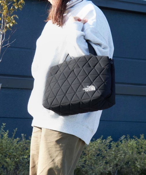 THE NORTH FACE(ザノースフェイス)の「ザ ノース フェイス THE NORTH FACE Geoface Box Tote ジオフェイスボックストート(トートバッグ・メンズ・その他・ONE SIZE)」の18枚目の写真