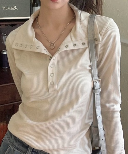 LADY LIKE(レディライク)の「ドットボタンミニリブカットトップス(Tシャツ/カットソー・レディース・ダークグレー/アイボリー・M)」の2枚目の写真