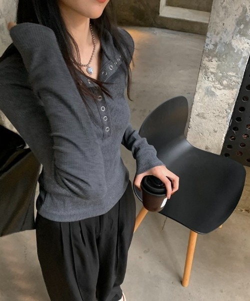 LADY LIKE(レディライク)の「ドットボタンミニリブカットトップス(Tシャツ/カットソー・レディース・ダークグレー/アイボリー・M)」の17枚目の写真