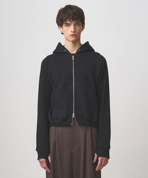 Juha(ユハ)の「CROP ZIP HOODIE(パーカー・メンズ・ブラウン/ブラック/チャコールグレー・3/4)」の1枚目の写真
