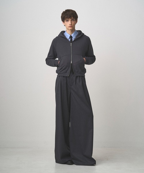 Juha(ユハ)の「CROP ZIP HOODIE(パーカー・メンズ・ブラウン/ブラック/チャコールグレー・3/4)」の5枚目の写真