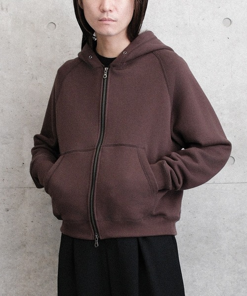 Juha(ユハ)の「CROP ZIP HOODIE(パーカー・メンズ・ブラウン/ブラック/チャコールグレー・3/4)」の16枚目の写真