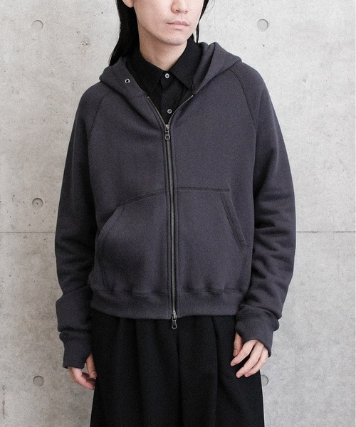 Juha(ユハ)の「CROP ZIP HOODIE(パーカー・メンズ・ブラウン/ブラック/チャコールグレー・3/4)」の17枚目の写真